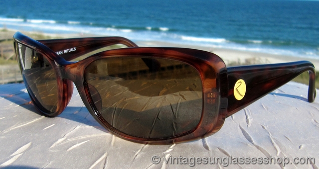 Vintage Ray-Ban Sunglasses For Men and Women - Page 39